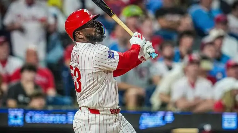 Adolis García duplica en victoria de Philadelphia sobre Chicago Cubs Adolis García duplica en victoria de Philadelphia sobre Chicago Cubs