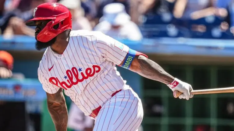 Adolis García conecta extrabase y logra el 6to juego multihits en la temporada 2026 de Grandes Ligas