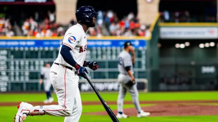 Astros gana en el Jackie Robinson Day con séptimo homerun de Yordan Álvarez