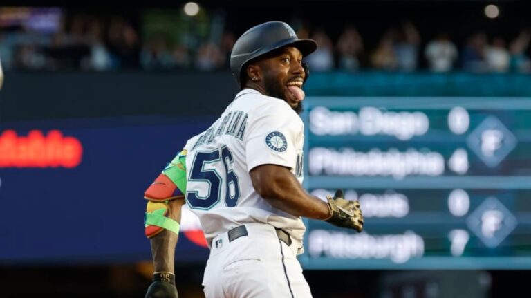 Randy Arozarena pegó multihits ante los Padres de San Diego