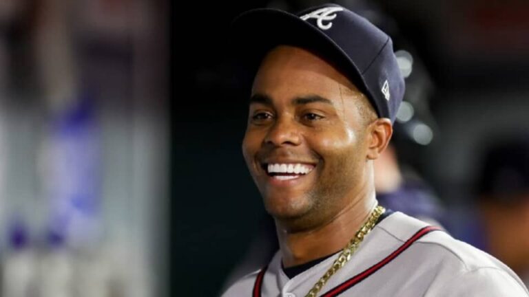 Raisel Iglesias supera a Todd Worrell y continúa escalando posiciones en top histórico Raisel Iglesias supera a Todd Worrell y continúa escalando posiciones en top histórico