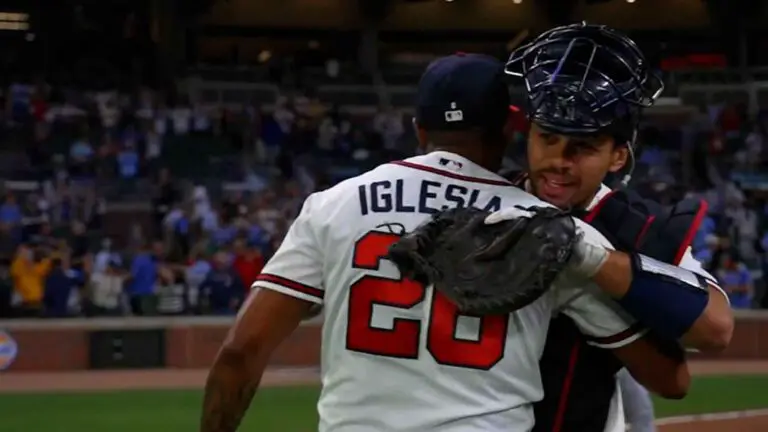 Raisel Iglesias alcanzó los 260 juegos salvados en MLB