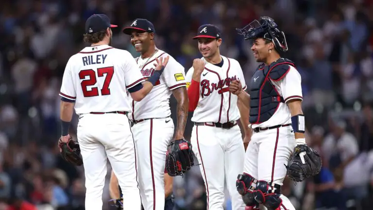 Raisel Iglesias logró salvamento por segundo día consecutivo