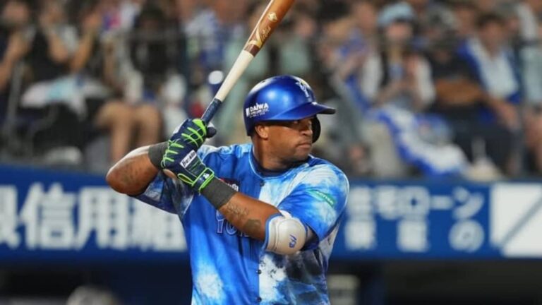 Dayán Viciedo se retira del béisbol japonés