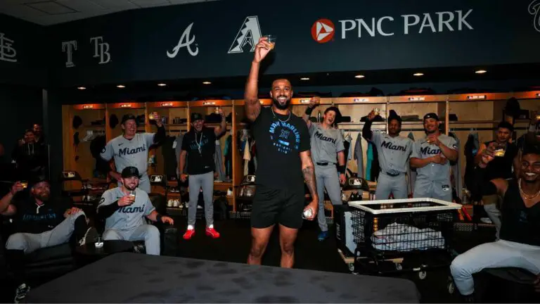Sandy Alcántara alcanza los 1,000 ponches en su carrera mientras los Marlins vuelven a .500