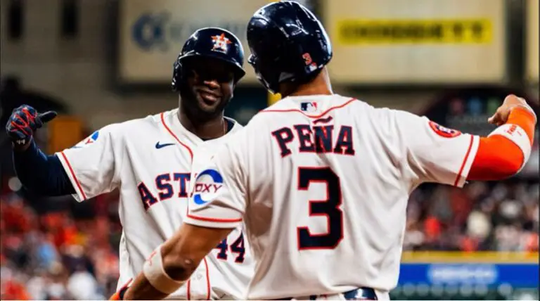 Yordan Álvarez pega grand slam en paliza de Astros sobre Atléticos.