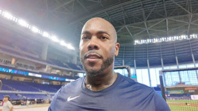 Aroldis Chapman sobre los 400 salvados: “Sí, es una meta” Aroldis Chapman sobre los 400 salvados: “Sí, es una meta”