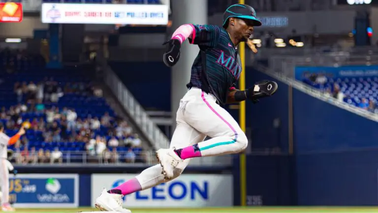 La agresividad en las bases le cuesta a los Marlins en otra derrota cerrada