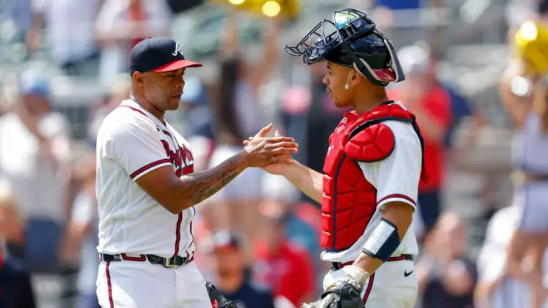 Raisel Iglesias continúa sumando rescates a su cuenta personal en MLB