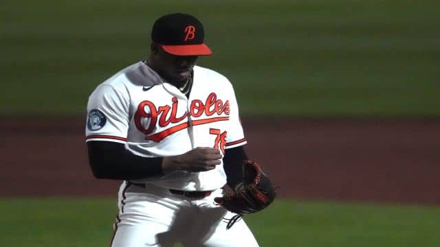 Yennier Cano llegó a cuatro triunfos e igualó su mejor resultado en MLB Yennier Cano llegó a cuatro triunfos e igualó su mejor resultado en MLB