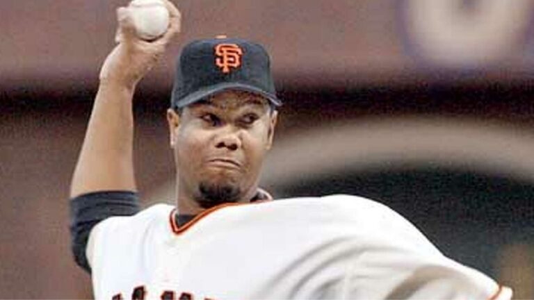 Liván Hernández mantuvo con vida a los Gigantes en una Serie Divisional sin margen de error Liván Hernández mantuvo con vida a los Gigantes en una Serie Divisional sin margen de error