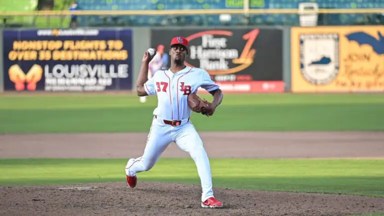 Yosver Zulueta no pudo mantenerse en la MLB tras un 2026 lleno de dificultades Yosver Zulueta no pudo mantenerse en la MLB tras un 2026 lleno de dificultades