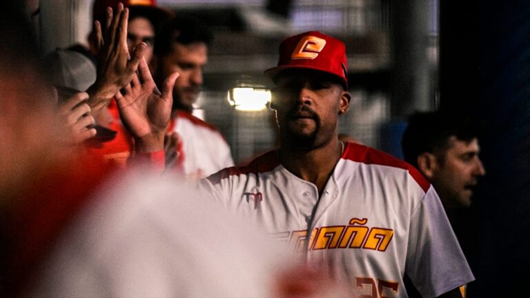 Félix Stevens comanda histórica clasificación de España al Premier 12